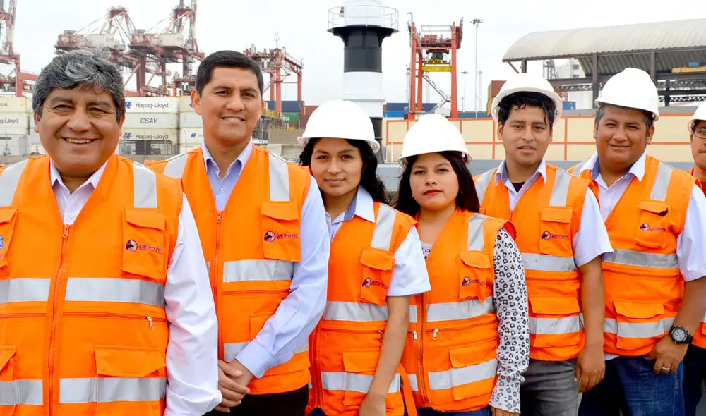 Un agente de aduanas desempeña un papel crucial en el proceso de importación y exportación de mercancías. Foto: Peruml.com