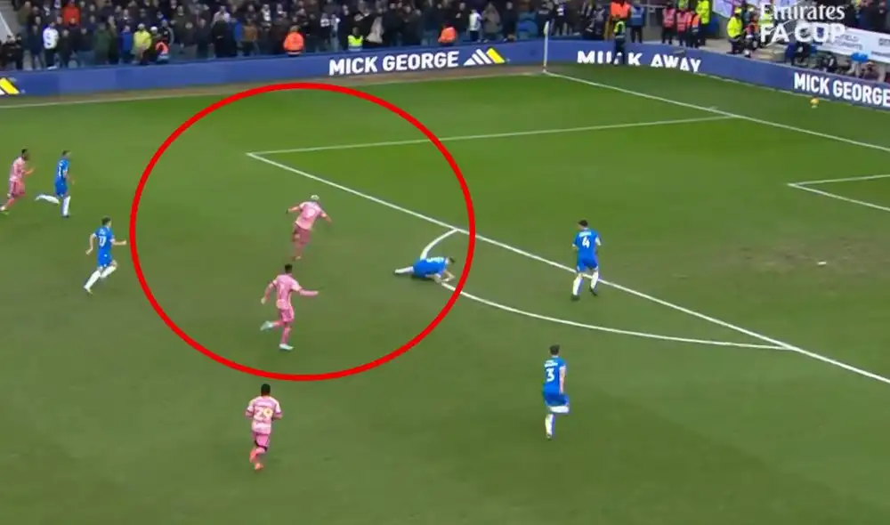 Bamford puso el segundo en la clasificación del Leeds United en la FA Cup. Foto: Emirates FA Cup