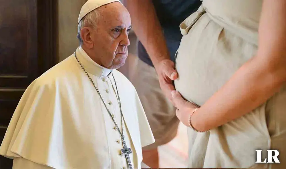 El papa Francisco señaló que la gestación subrogada afecta la dignidad de la madre y el niño. Foto: composición LR/EFE/Pexels