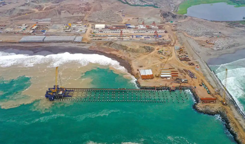El puerto de Chancay ha aumentado el valor de los terrenos colindantes. Foto: Andina