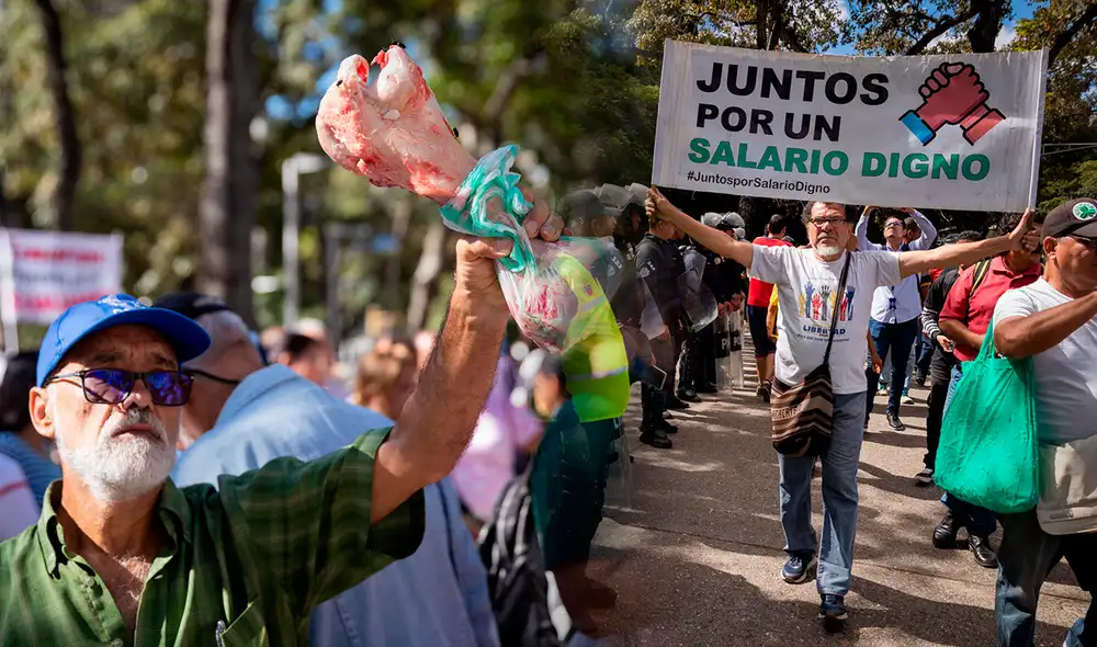 Federación Venezolana de Maestros (FVM) formó parte de la convocatoria. Foto: composición LR/EFE Federación Venezolana de Maestros (FVM) formó parte de la convocatoria. Foto: composición LR/EFE