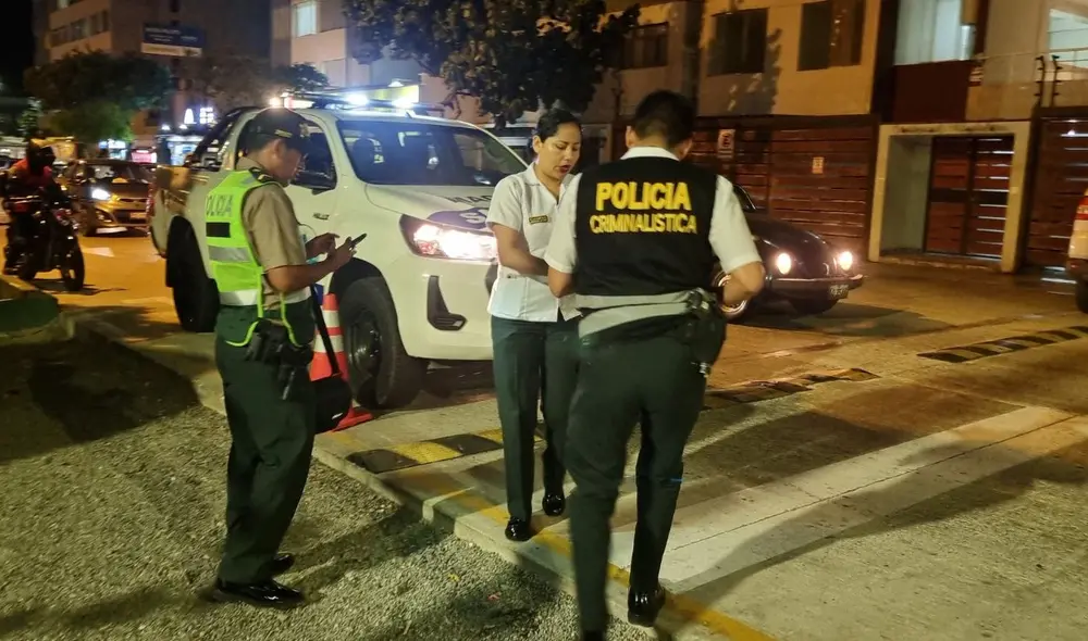 Los sujetos llevaban lentes negros para no ser identificados. Foto: La República Los sujetos llevaban lentes negros para no ser identificados. Foto: La República