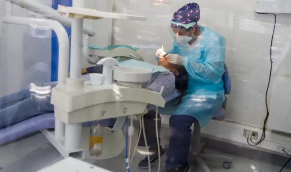 A diferencia de la estomatología, el odontólogo solo se puede centrar en enfermedades bucales. Foto: Facebook/Colegio Odontológico del Perú (COP)