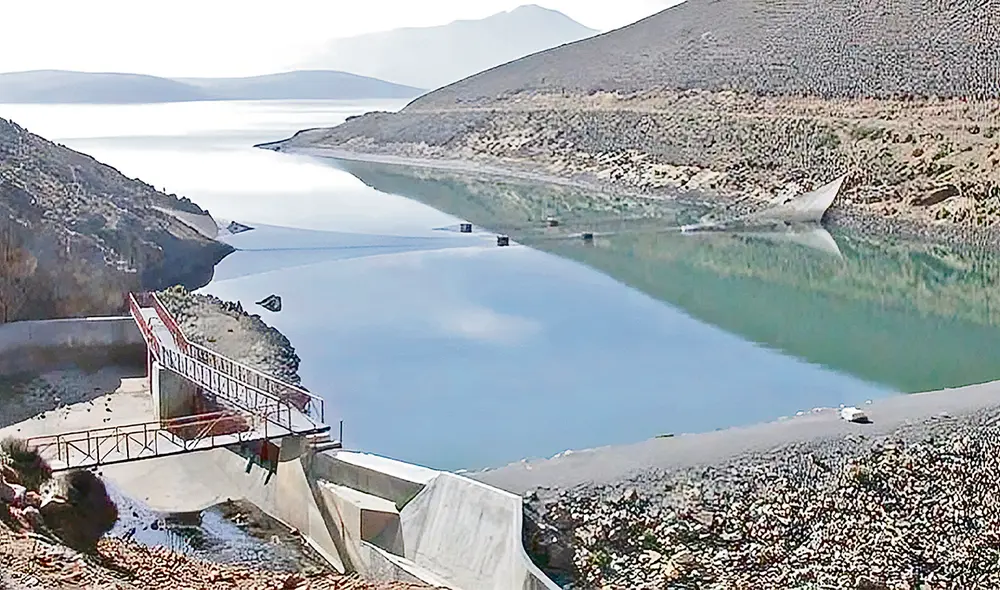 Riesgo. Represa Pasto Grande en Moquegua aún tiene agua, pero registra bajos niveles. Foto: difusión