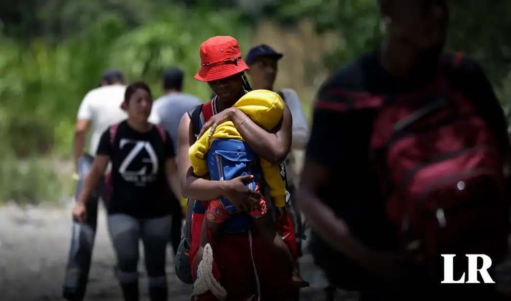 Migrantes venezolanos salen en caravana hacia EE. UU. desde Honduras. por falta de empleo. Foto: EFE