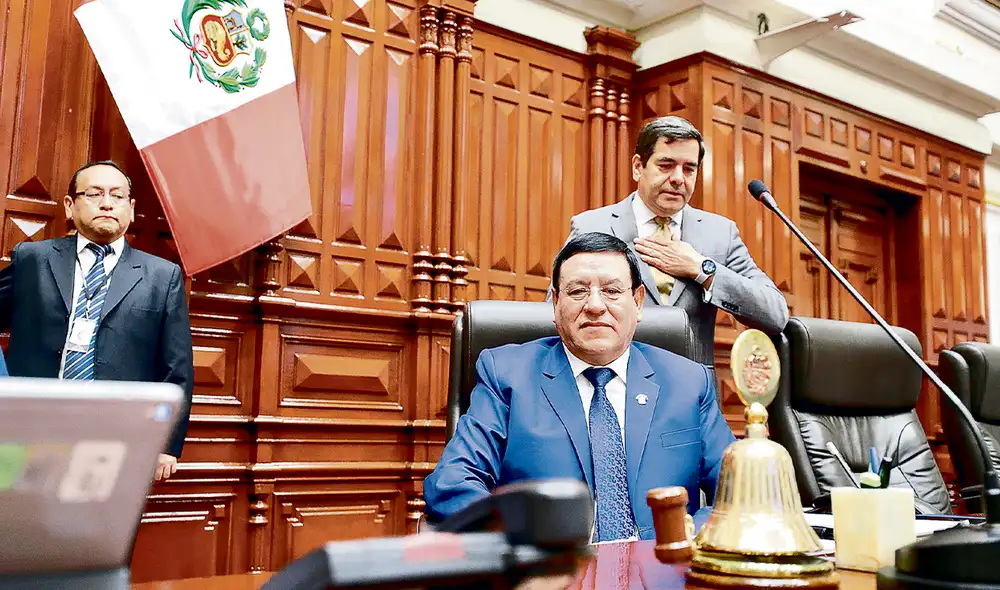 Alejandro Soto avala la construcción de almacen que servirá para reclicar documentos y bienes que el Parlamento no utiliza.  Foto: Congreso