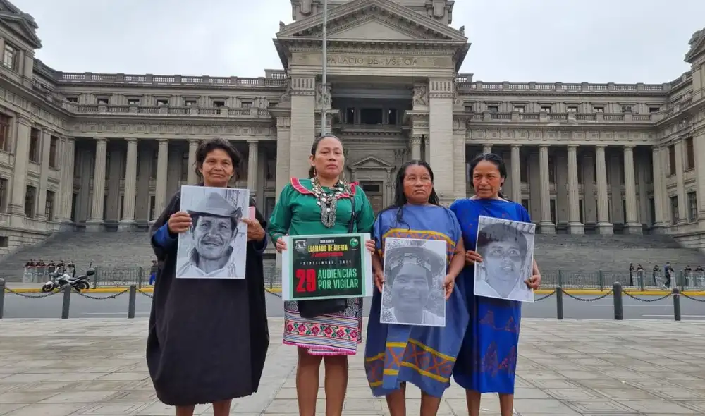 Las cuatro viudas del caso Saweto exigen justicia por los asesinatos de sus esposos en el 2014. Foto: Bella Alvitez/La República Las cuatro viudas del caso Saweto exigen justicia por los asesinatos de sus esposos en el 2014. Foto: Bella Alvitez/La República
