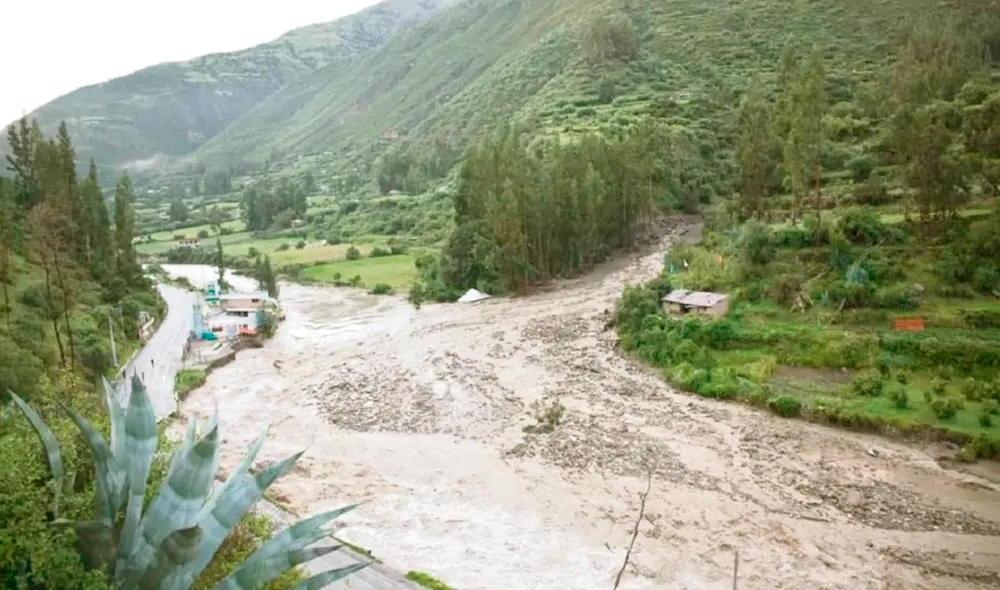 Apurímac. Caída de un huaico provocó el desborde del río Chalhuanca y afectó a familias. Foto: difusión