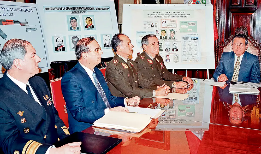 El dato. La conferencia del 21 de agosto del 2000 fue una farsa de Fujimori y Montesinos para ocultar su implicación en el contrabando de fusiles a los terroristas de las FARC. Foto: difusión El dato. La conferencia del 21 de agosto del 2000 fue una farsa de Fujimori y Montesinos para ocultar su implicación en el contrabando de fusiles a los terroristas de las FARC. Foto: difusión