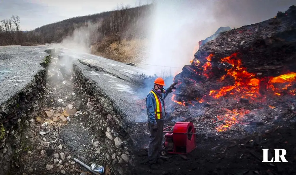 Especialistas estiman que el fuego en Centralia se extinguirá en los próximos dos siglos. Foto: composición LR/AFP/Yahoo - Video: PlayGround/YouTube Especialistas estiman que el fuego en Centralia se extinguirá en los próximos dos siglos. Foto: composición LR/AFP/Yahoo - Video: PlayGround/YouTube