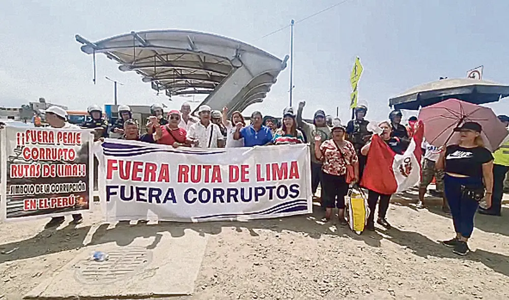Protesta. Vecinos de Puente Piedra llegaron a la caseta de Chillón para que se deje de cobrar. Foto: difusión