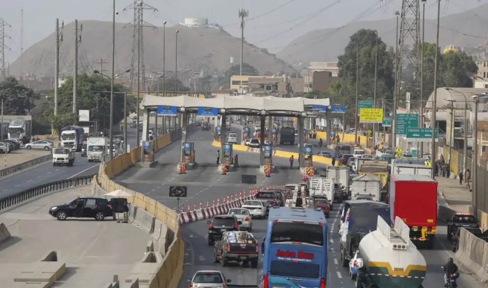 Los ciudadanos se sintieron burlados por el concesionario. Foto: Rosa Quincho/La República