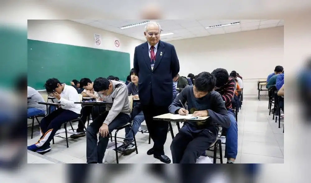 Miles de personas postulan a la Universidad Nacional de Ingeniería. Foto: UNI