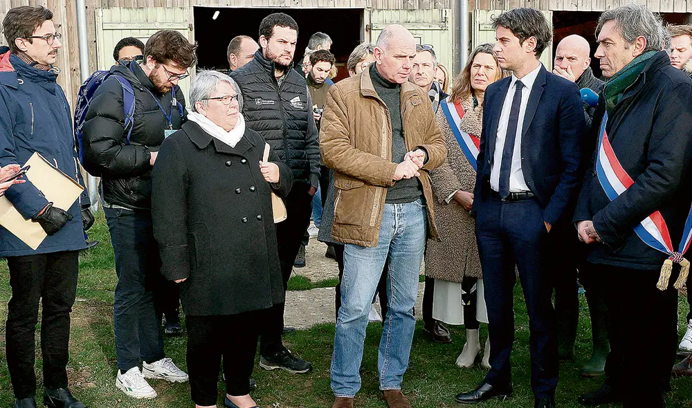 Exitosa. Agricultores depondrán sus medidas de fuerza tras reacción de Attal y Macron. Foto: AFP