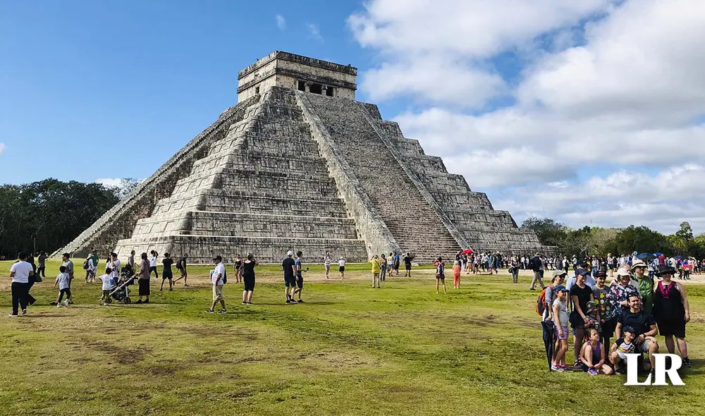 Chichén Itzá, una de las 7 maravillas del mundo moderno, no permite ingresar a sus centros arqueológicos por una trágica razón. Foto: composición LR/AFP Chichén Itzá, una de las 7 maravillas del mundo moderno, no permite ingresar a sus centros arqueológicos por una trágica razón. Foto: composición LR/AFP