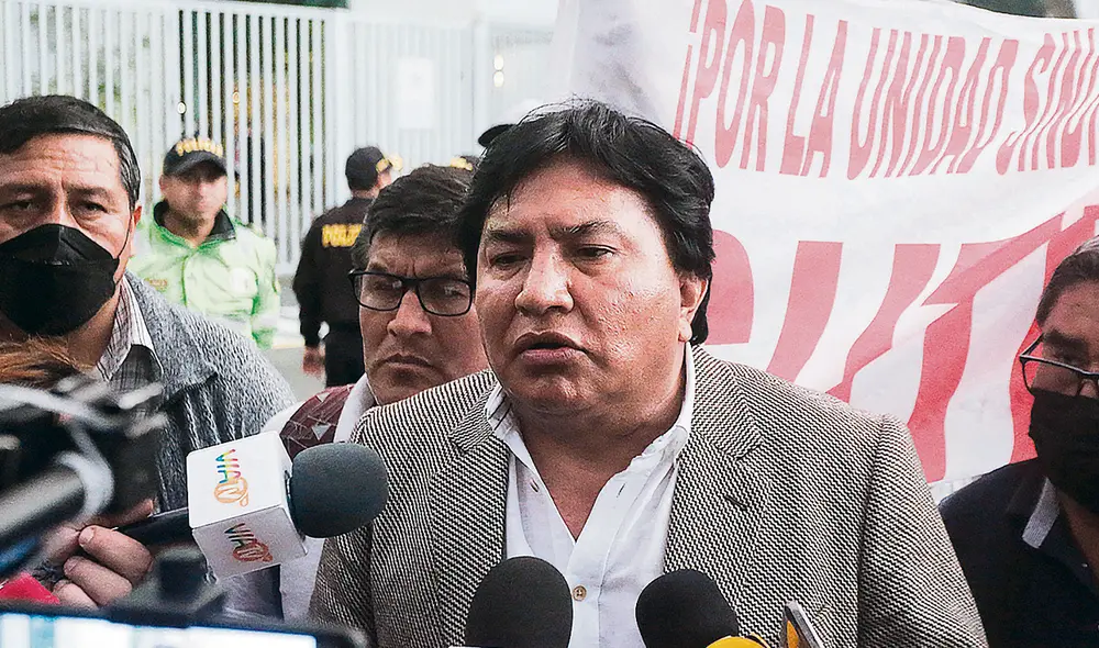 Alerta. Lucio Castro pide que Minedu precise a qué llama ideología contraria a Constitución. Foto: difusión Alerta. Lucio Castro pide que Minedu precise a qué llama ideología contraria a Constitución. Foto: difusión