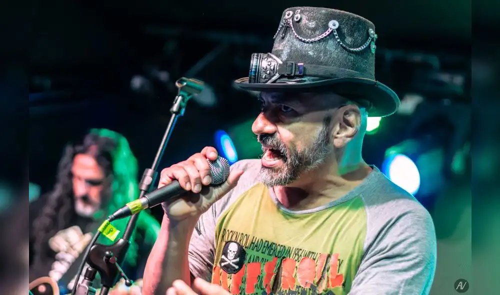 Julio Figueroa, vocalista de agrupación Sin Sangre Ni Balas, que nació en los 90. Foto: Difusión Julio Figueroa, vocalista de agrupación Sin Sangre Ni Balas, que nació en los 90. Foto: Difusión