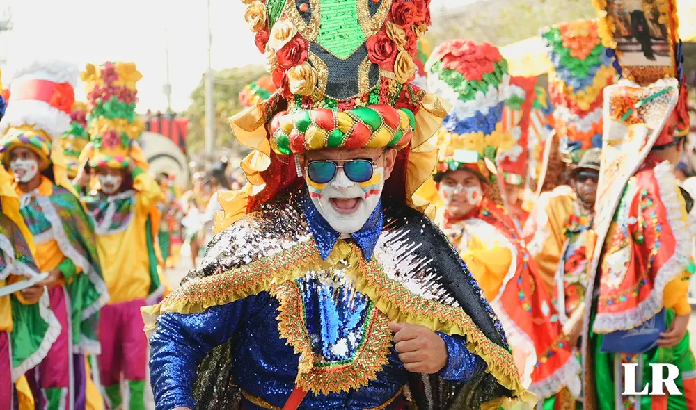 El Carnaval de Barranquilla toma las calles para iniciar el segundo día de fiesta con la Gran Parada de Tradición. Foto: Composición LR/Alcaldía de Barranquilla