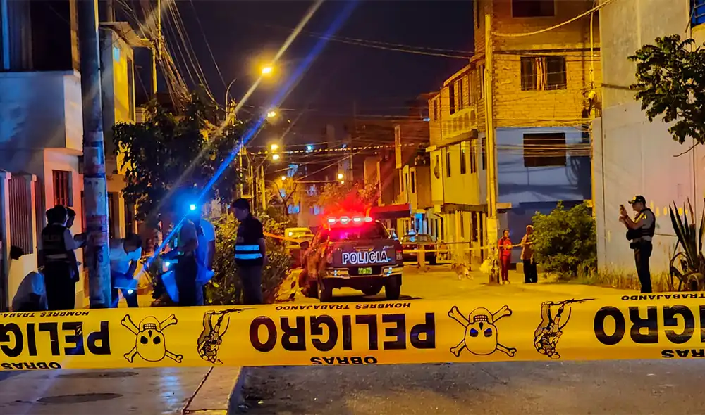 Cuerpo sin vida de un sujeto es encontrado frente a un colegio. Foto: Bella Alvites / La República