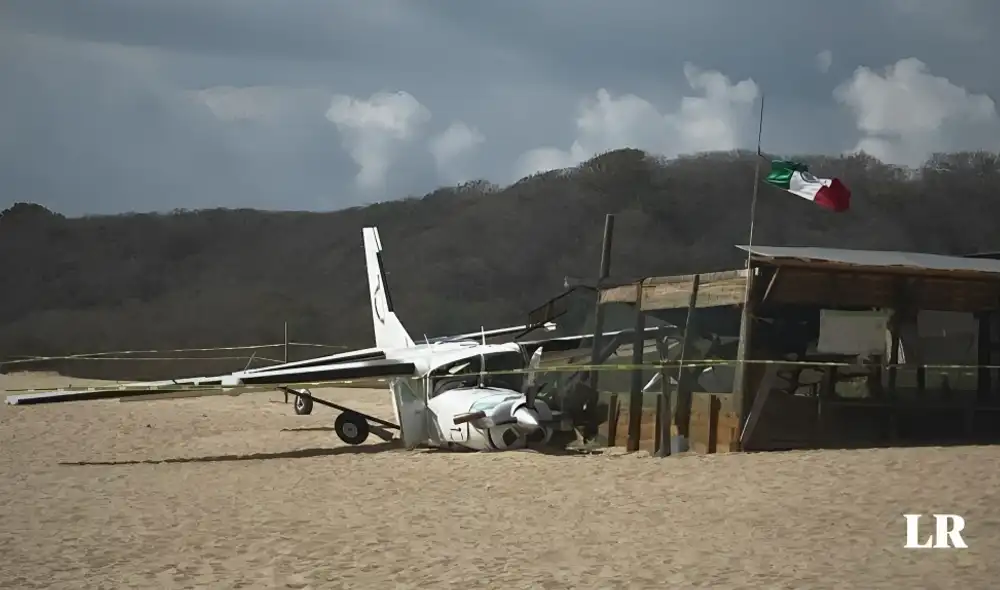 El lugar donde se estrelló fue cerca de un campamento de protección de tortugas en México. Foto: @Super_Said/X. Video: @Independient_Tv