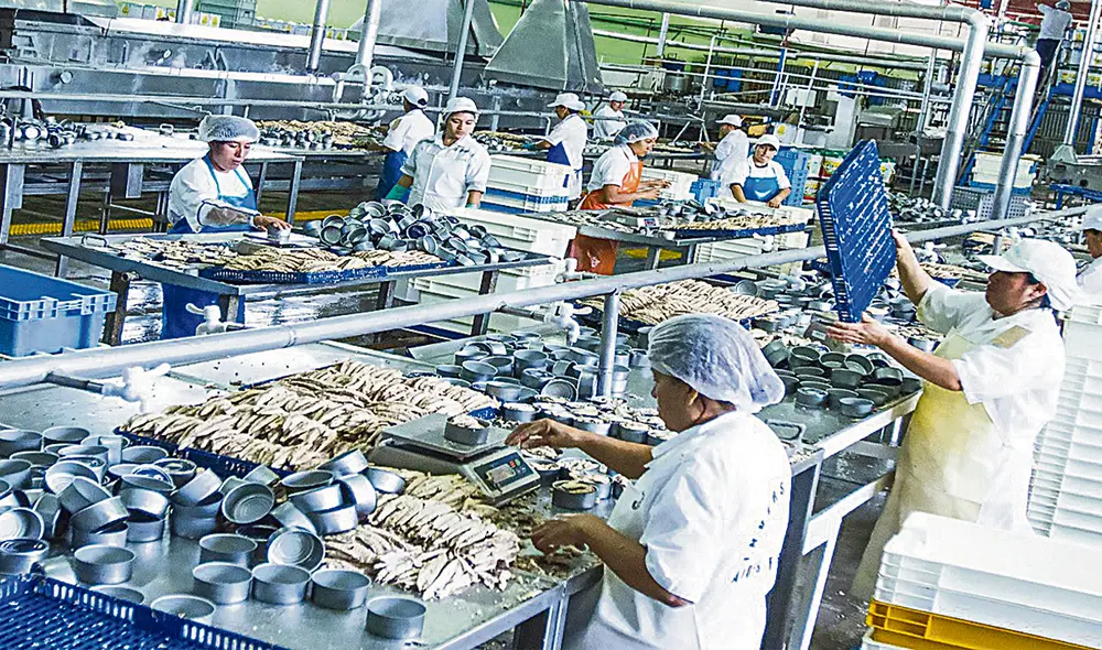 Impacto. La manufactura primaria cerró en -2,8%, principalmente por la menor elaboración y conservación de pescado. Foto: difusión Impacto. La manufactura primaria cerró en -2,8%, principalmente por la menor elaboración y conservación de pescado. Foto: difusión