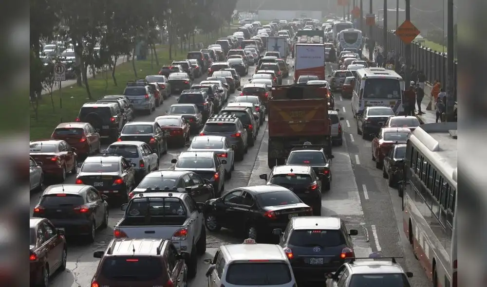 Lima es la quinta ciudad del mundo con el mayor caos vehicular. oto: Renato Pajuelo - LR
