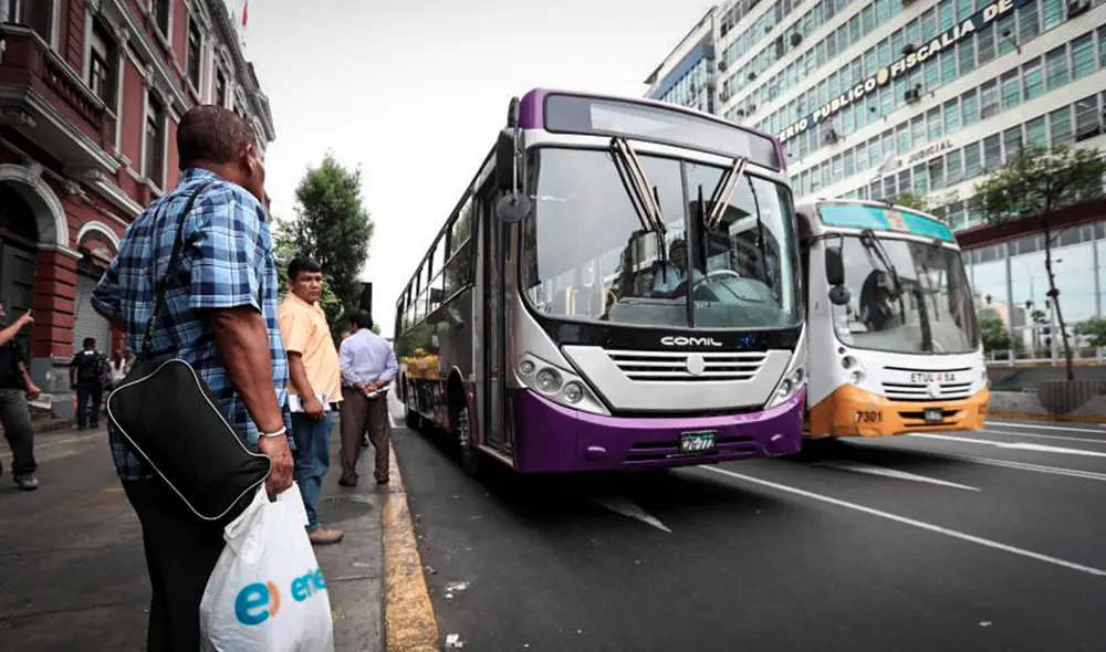 El sistema de transporte trasladaba a más de 100.000 personas diarias. Foto: Andina.
