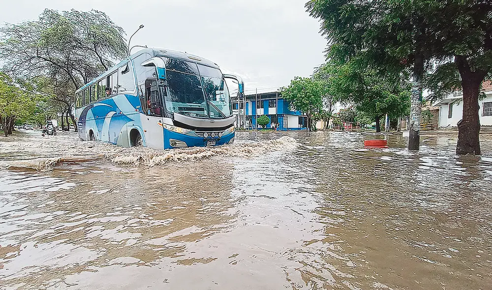 Piura. En esta ciudad, una lluvia ligera hizo colapsar varios sectores. Precipitaciones en el norte seguirán y la otra semana se iniciará un nuevo ciclo. Foto: La República