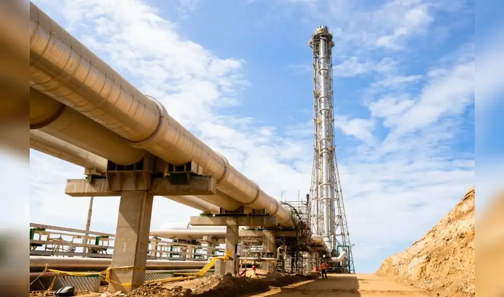 Refinería de Talara. La NRT podrá procesar hasta 95.000 barriles de petróleo por día para abastecer a todo el Perú, aportando para la reducción de la importación de combustibles. Foto: Petroperú Refinería de Talara. La NRT podrá procesar hasta 95.000 barriles de petróleo por día para abastecer a todo el Perú, aportando para la reducción de la importación de combustibles. Foto: Petroperú