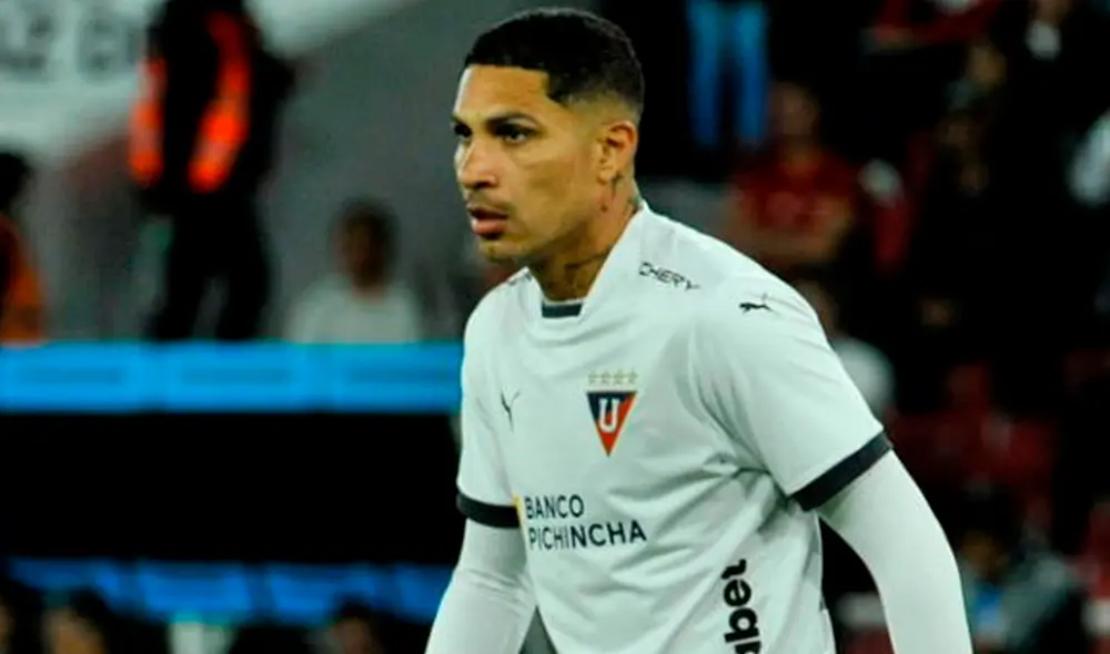 El último equipo en el que jugó Paolo Guerrero antes de firmar por la UCV fue el LDU de Quito. Foto: LDU.