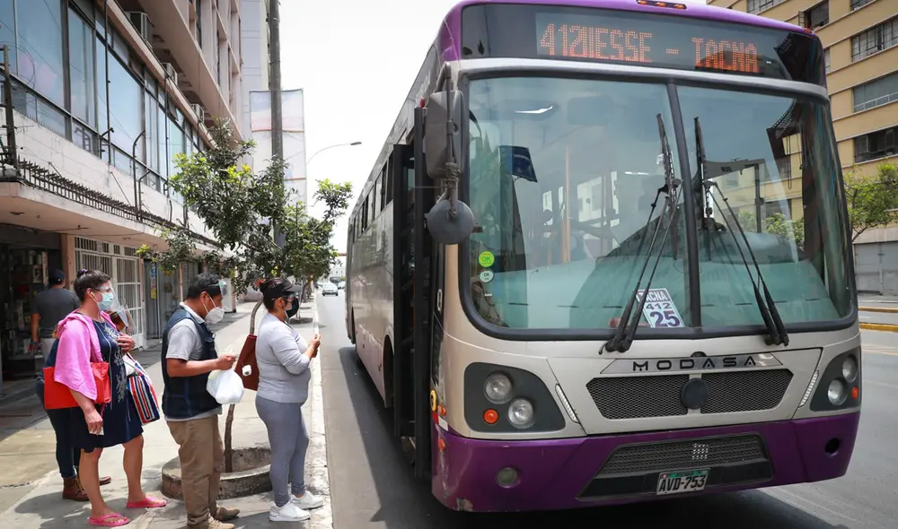 El Corredor Morado moviliza todos los días a más de 100.000 personas. Foto: Andina.