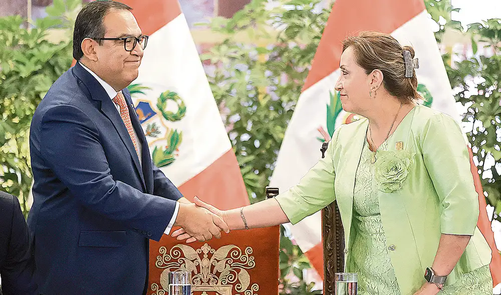 El premier y el filósofo. El presidente del Consejo de Ministros, Alberto Otárola, niega las declaraciones del Filósofo Jaime Villanueva y lo acusa de mentir para perjudicarlo. Foto: difusión