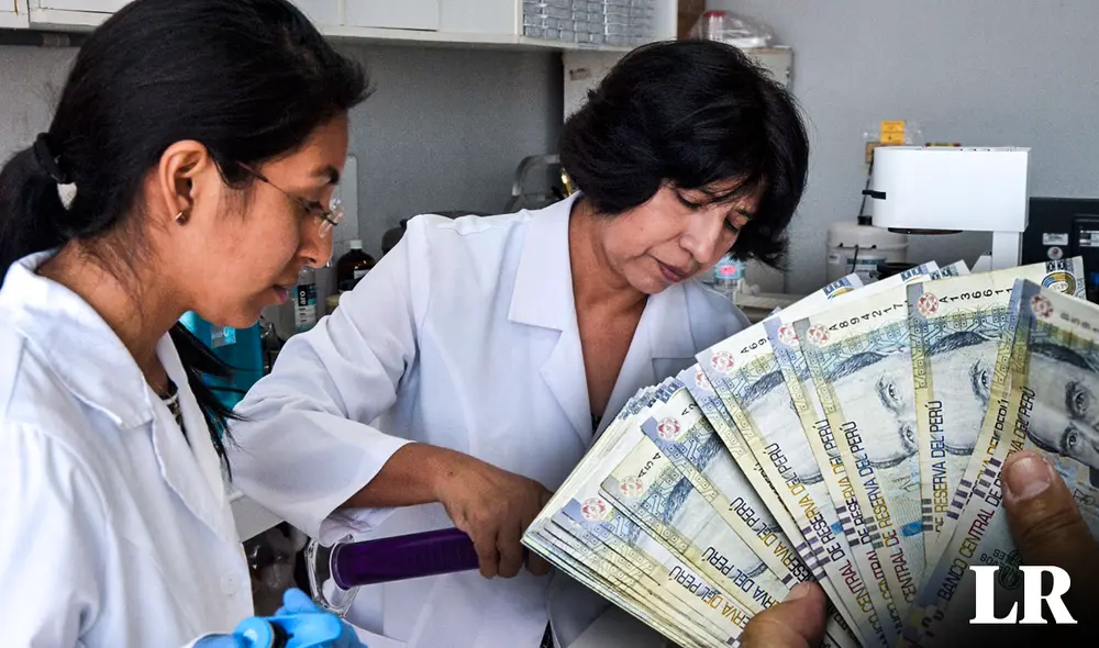 Decreto supremo emitido por el Gobierno peruano precisa las condiciones y requerimientos para la entrega del bono a docentes. Foto: composición de Fabrizio Oviedo/La República/Andina Decreto supremo emitido por el Gobierno peruano precisa las condiciones y requerimientos para la entrega del bono a docentes. Foto: composición de Fabrizio Oviedo/La República/Andina