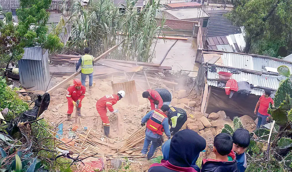 Colapso. Fuertes lluvias ocasionaron derrumbe que terminó con la muerte de dos niñitos. Foto: difusión