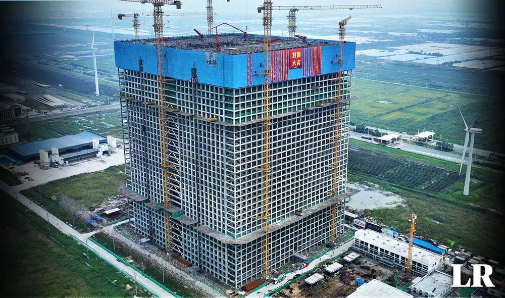 Rudong EVx , la batería- edificio de la empresa suiza Energy Vault, busca convertirse en un paso hacia el empleo de energías renovables en todo China. Foto: composición LR/Business Wire