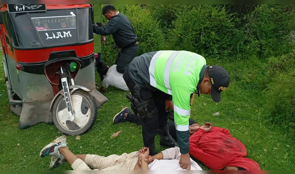 La PNP felicitó al ciudadano que no fue indiferente a este hecho y denunció el delito. Foto: La República La PNP felicitó al ciudadano que no fue indiferente a este hecho y denunció el delito. Foto: La República