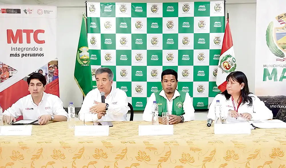 Juntos. Encuentro entre el ministro Pérez-Reyes y alcalde Julio Espichán se dio en Mala. Foto: difusión Juntos. Encuentro entre el ministro Pérez-Reyes y alcalde Julio Espichán se dio en Mala. Foto: difusión