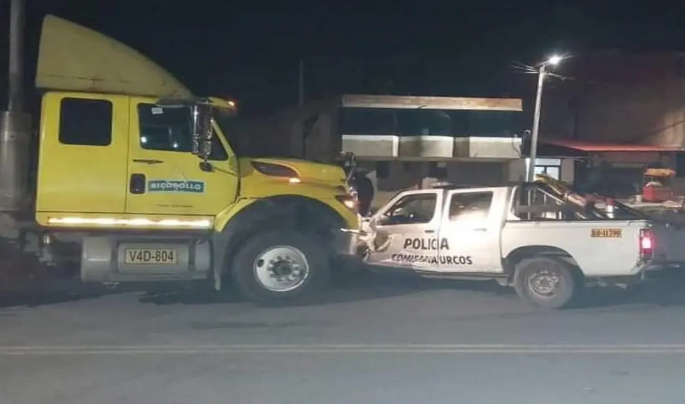 Policía busca a los  colegas que protagonizaron el accidente. Foto: Luis Álvarez/ La República