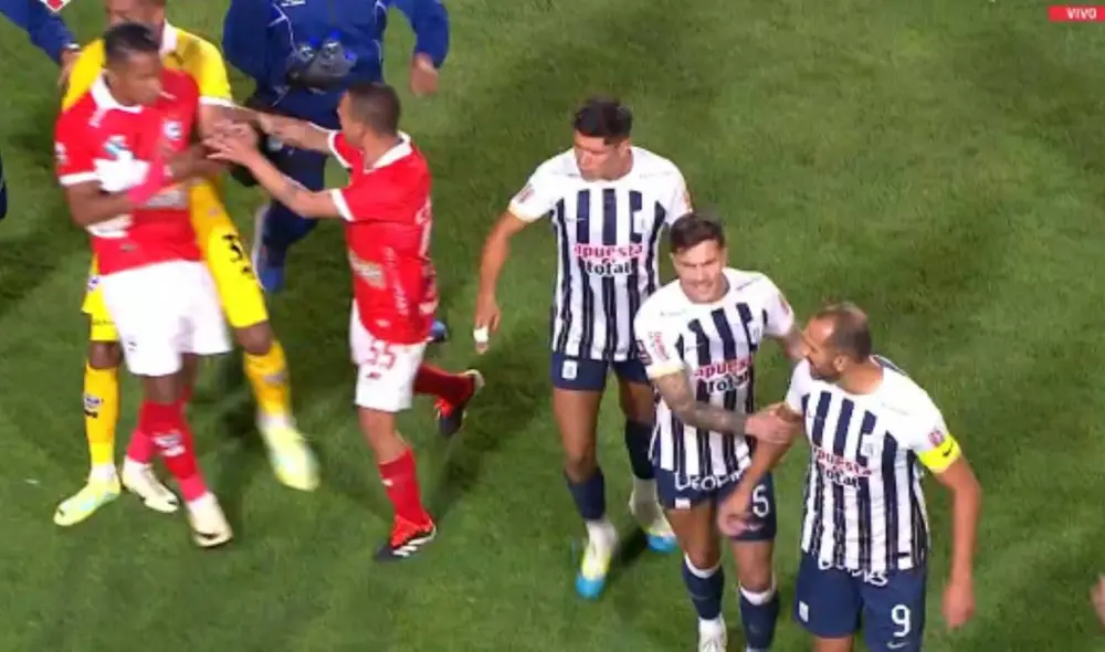 Hernán Barcos se ganó su primera expulsión vistiendo la camiseta de Alianza Lima. Foto: captura/L1MAX