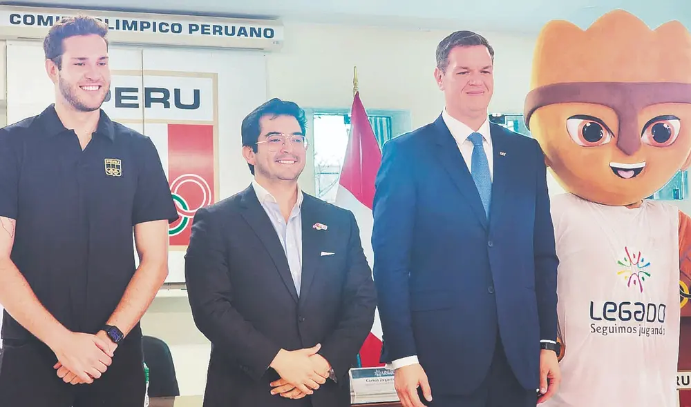 Comitiva. Eduardo Romay (capitán de la selección de vóley) junto a Renzo Manyari (presidente del COP) y Carlos Zegarra (director de Legado). Foto: difusión.