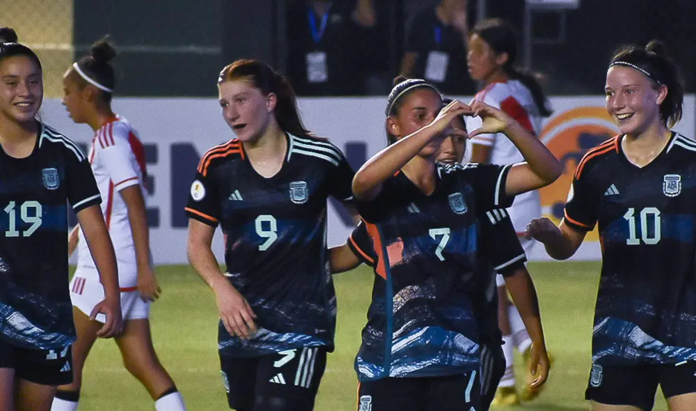 Con este resultado, la Albiceleste lidera el grupo por diferencia de goles. Foto: Selección argentina