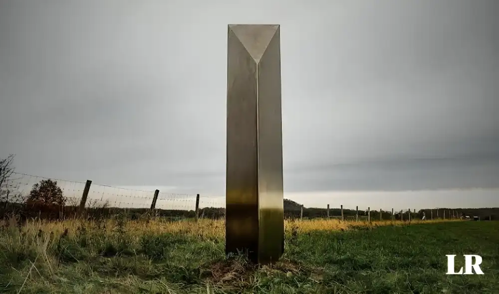 Un monolito misterioso ha sido avistado en la cima de Hay Bluff y capta la atención, además de generar intriga entre observadores y transeúntes. Foto: Voiceofeuro. Video: KameraOne Español