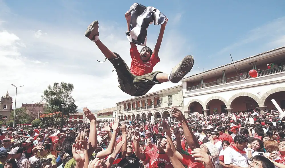 Sentimiento Popular. Peruanos sin distinguir credos ven en el feriado un escape de la rutina. Foto: Archivo - LR Sentimiento Popular. Peruanos sin distinguir credos ven en el feriado un escape de la rutina. Foto: Archivo - LR
