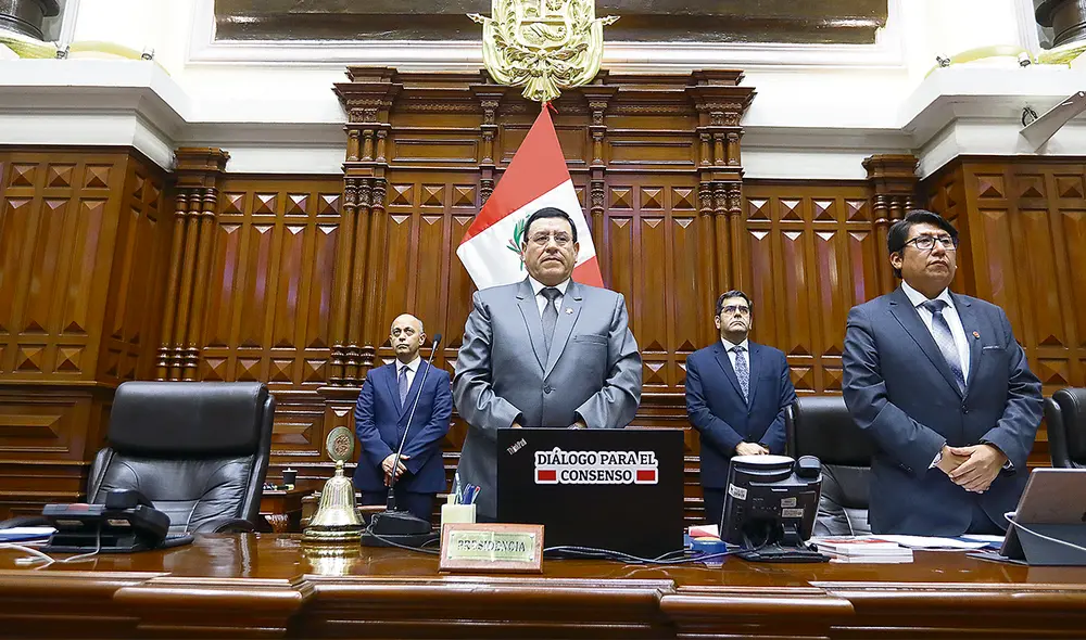 Blindado. Alejandro Soto vuelve a poner en duda su formación en derecho. Su universidad, en Cusco, hasta hoy no resuelve las investigaciones sobre sus tesis. Foto: difusión Blindado. Alejandro Soto vuelve a poner en duda su formación en derecho. Su universidad, en Cusco, hasta hoy no resuelve las investigaciones sobre sus tesis. Foto: difusión