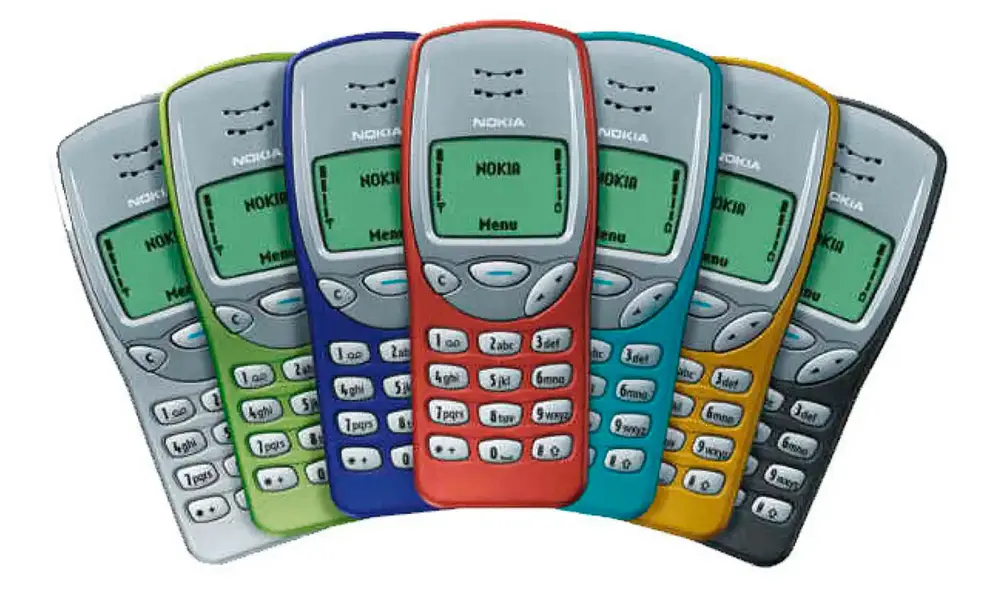 El Nokia 3210 tenía carcasas intercambiables, así que había múltiples colores. Foto: Andro4all El Nokia 3210 tenía carcasas intercambiables, así que había múltiples colores. Foto: Andro4all
