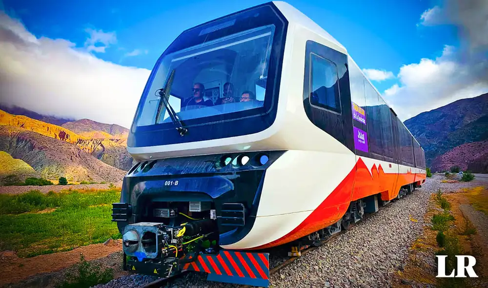 El Tren Solar de la Quebrada, en Jujuy, Argentina, no solo busca mejorar el turismo local, sino que en el futuro pretende expandirse y contactarse con países como Perú y Bolivia. Foto: composición LR/@mensajeronline/Twitter/AFP