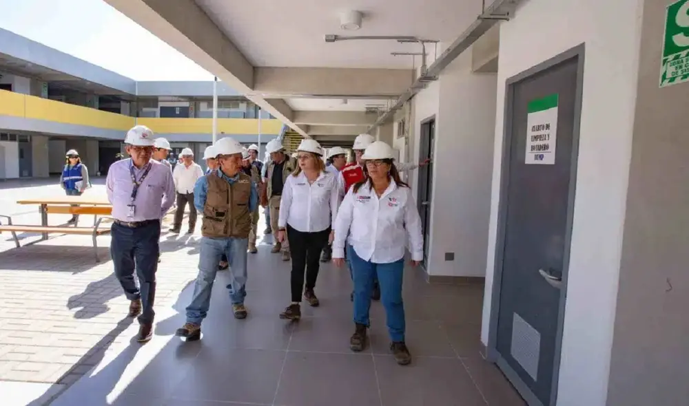Autoridades del Minedu supervisan obras de COAR en Tacna y Moquegua. Foto: Minedu