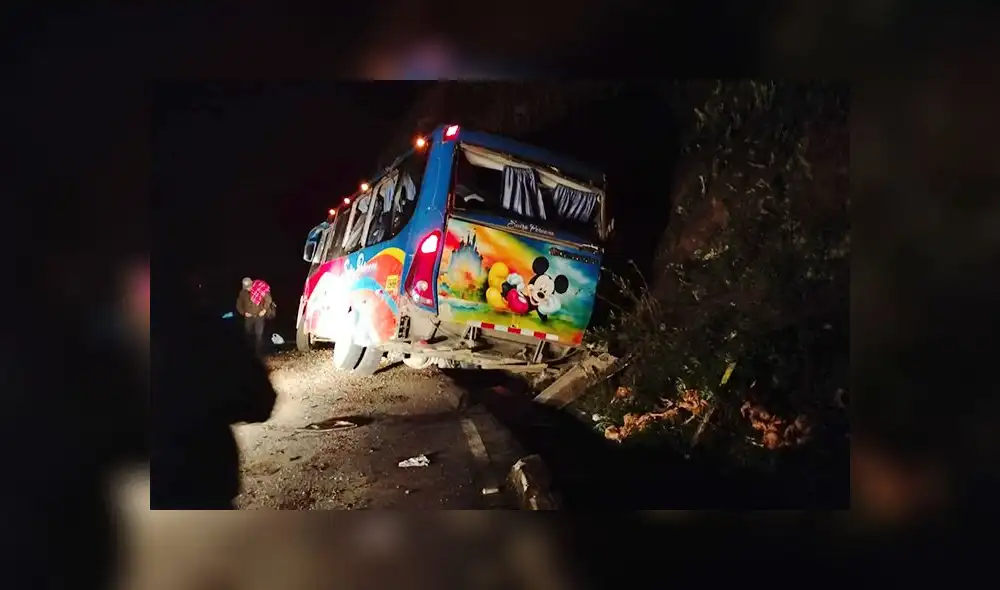 El bus de transporte interprovincial se despistó. Foto: Recopilación