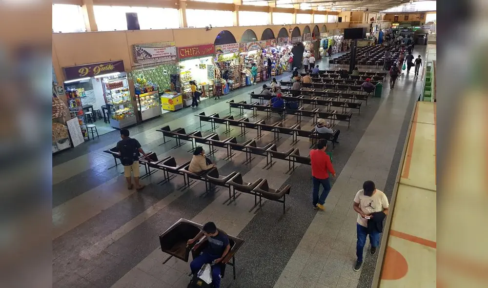 Empresas advierten que para el día domingo los pasajes subirían el doble de precio habitual. Foto: La República Empresas advierten que para el día domingo los pasajes subirían el doble de precio habitual. Foto: La República