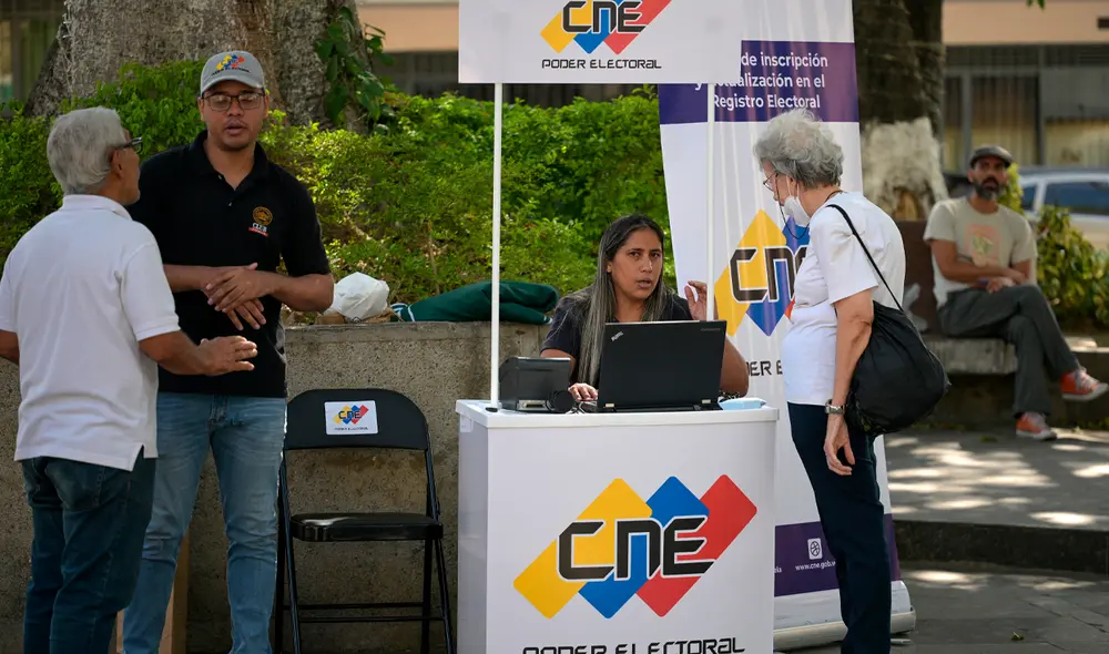 CNE organiza las elecciones oficiales dentro de Venezuela. Foto: AFP CNE organiza las elecciones oficiales dentro de Venezuela. Foto: AFP